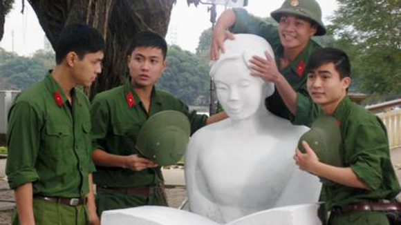 Tuần phim chào mừng Liên hoan phim Việt Nam lần thứ 17
